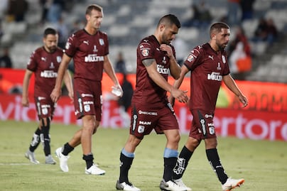 Los Gallos Blancos no levantan; los golea Pachuca 3 - 0