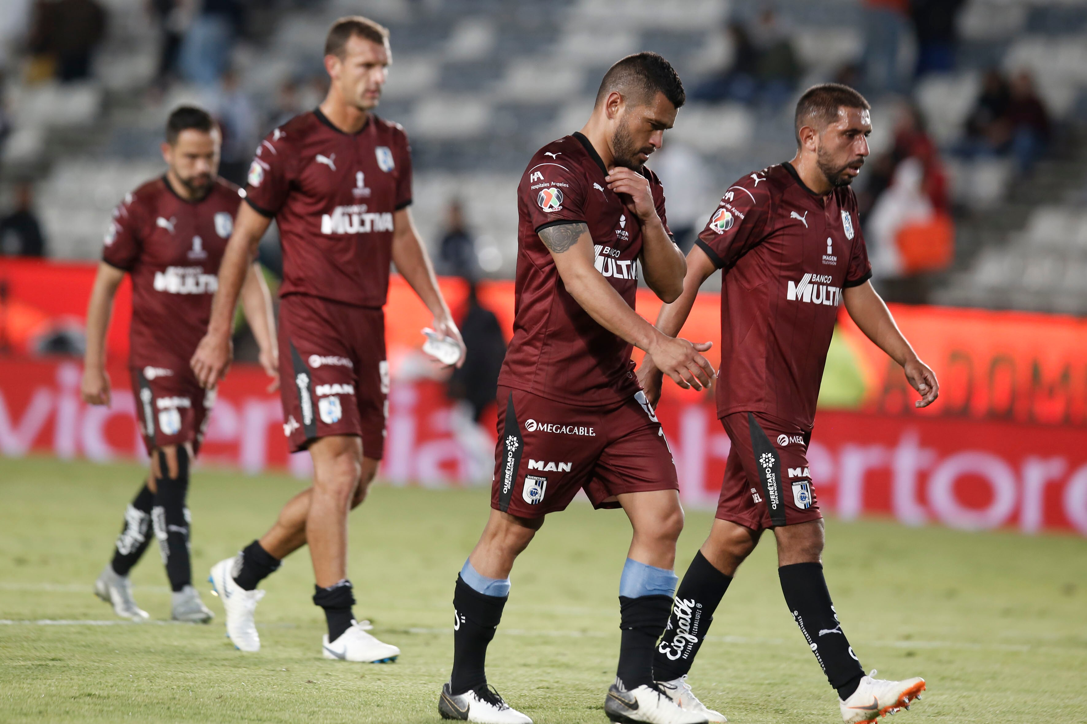 Los Gallos Blancos no levantan; los golea Pachuca 3 - 0