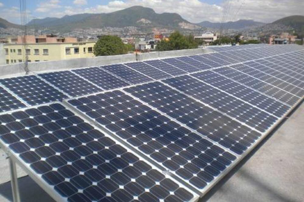 Opera CFE paneles solares