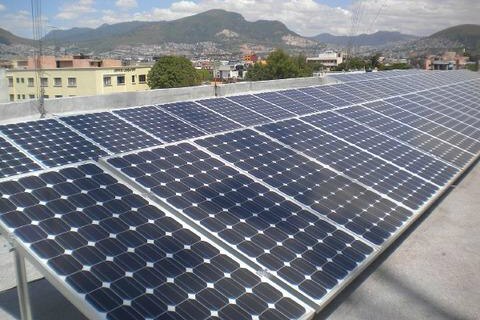 Opera CFE paneles solares