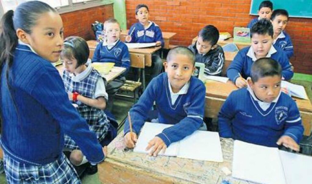 Donan 458 papeleras a 24 escuelas públicas