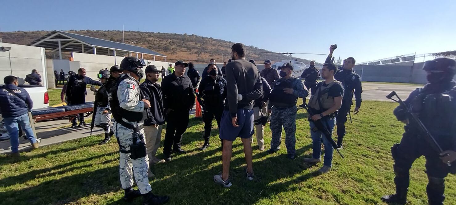 Localizan con vida a jugador de basquetbol y a un taxista