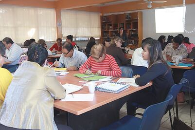 Prevén baja de docentes que faltaron a evaluación