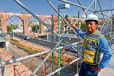 Es un orgullo trabajar en   Los Arcos: constructor