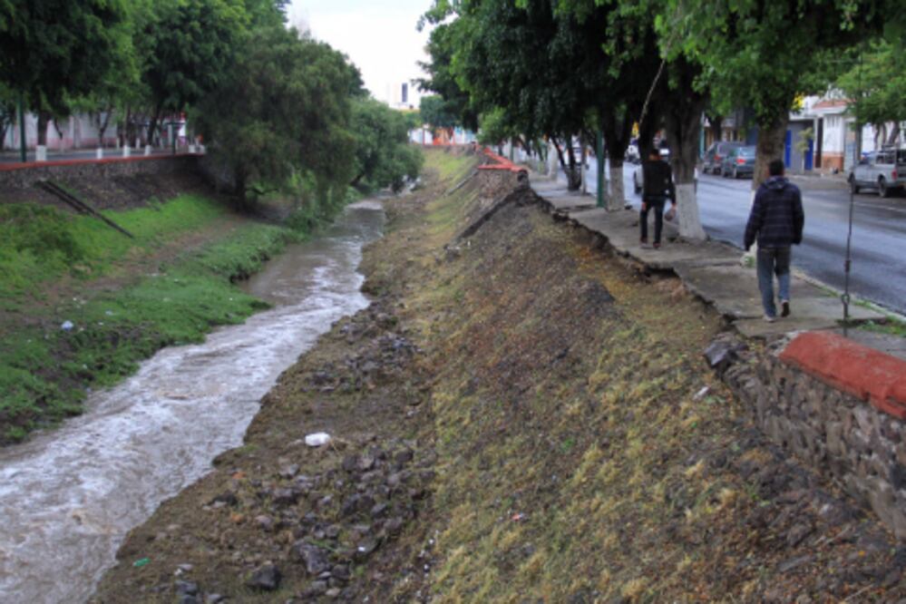Rehabilitarán barda que colapsó en río Querétaro