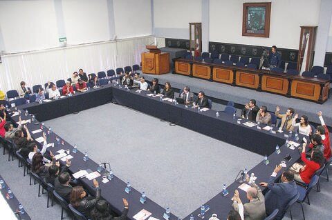 Avalan postular dos maestrías ante Conacyt