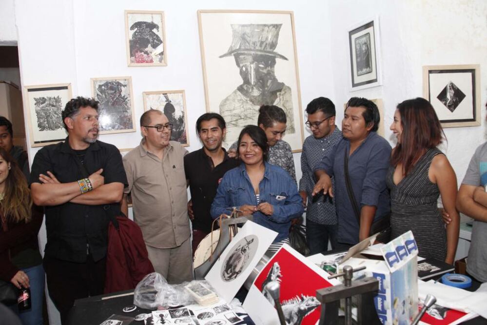 Con una exposición colectiva en la que participaron más de 20 artistas nacionales, La Madriguera Gráfica reinauguró su galería con un cambio de sede