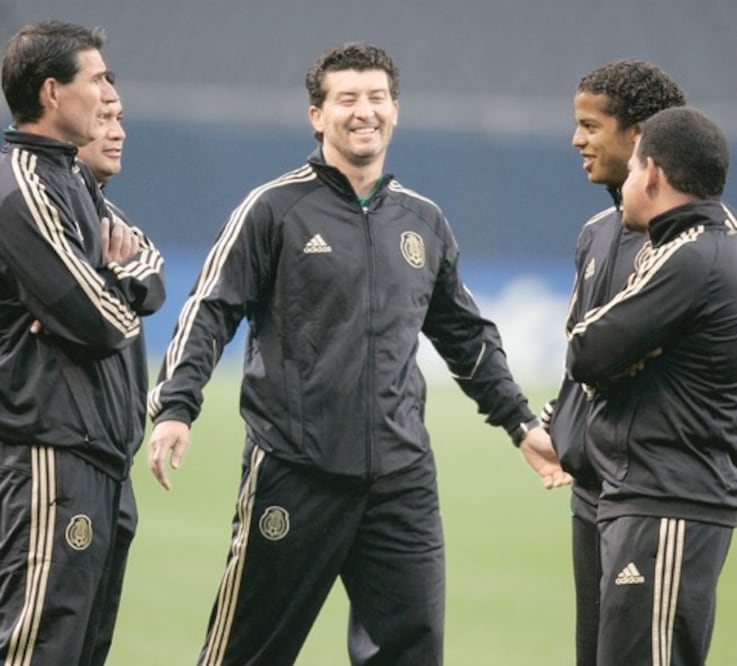 “Chepo” continúa dirigiendo al Tri