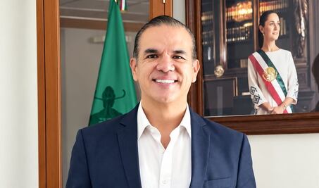 Mauricio Ruiz Olaes presenta su renuncia a la SEP Querétaro