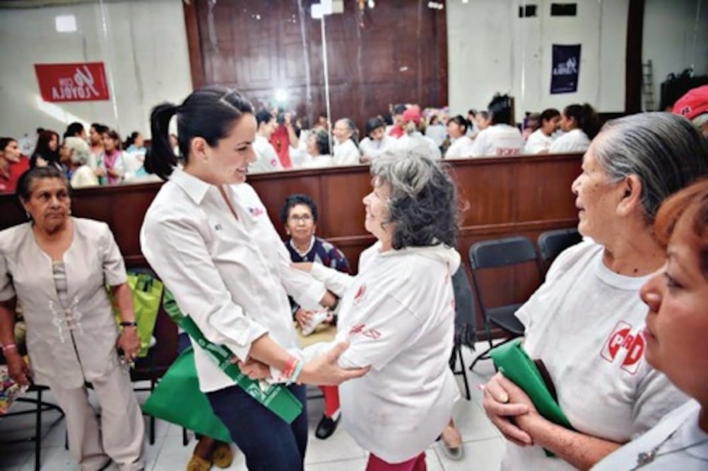 Lucy Huber llama a mujeres a trabajar por un mejor Querétaro