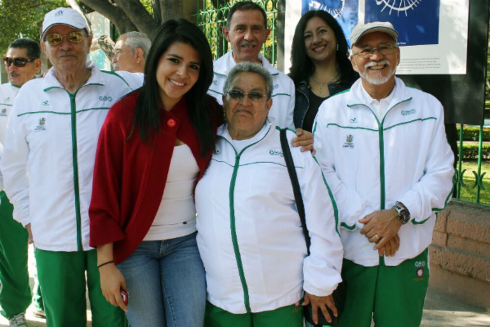 Abanderan a deportistas tequisquiapenses