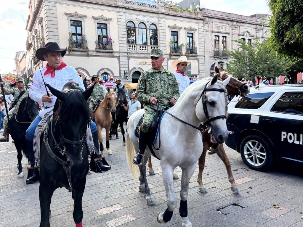 Cabalgata de la Conspiración: tradición que da inicio a los festejos