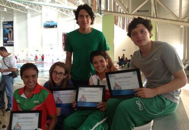 Reconocen a nadadores queretanos