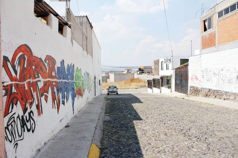 Denuncian  grafiti en la Lázaro Cárdenas