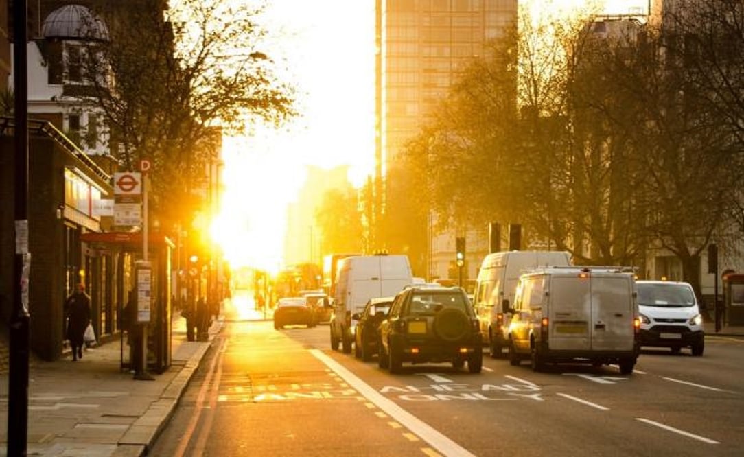 El calor nos exige que el uso de nuestro auto sea más concienzudo. / Foto: Pixabay