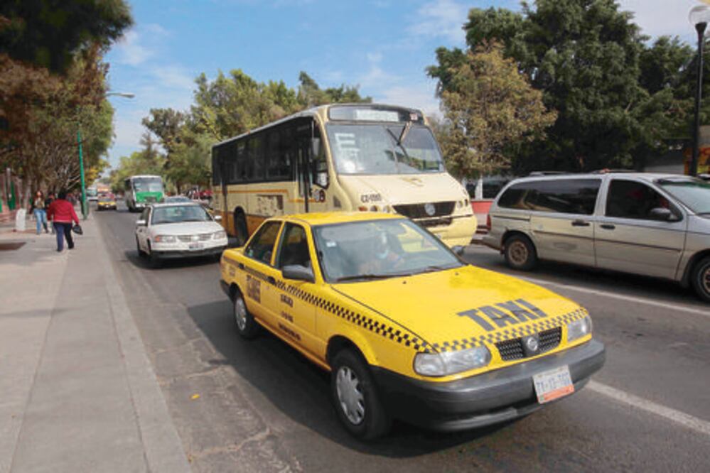Llaman a resolver anomalías en taxis