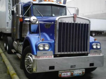 Aseguran camión cargado con diesel