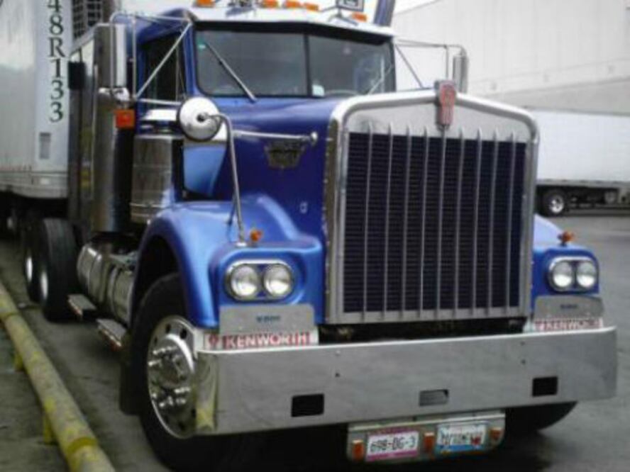 Aseguran camión cargado con diesel