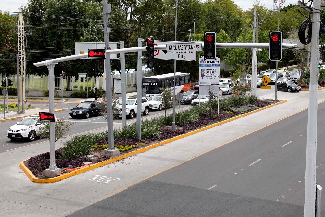 Rediseñarán funcionamiento de semáforos en Avenida de la Luz