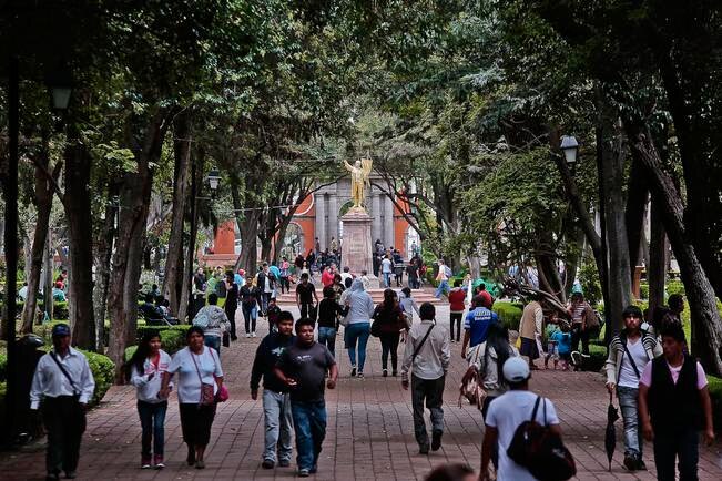 Aguilar insistió en que hará todo lo posible para que los vendedores ambulantes se retiren de la zona. (ARCHIVO. EL UNIVERSAL)