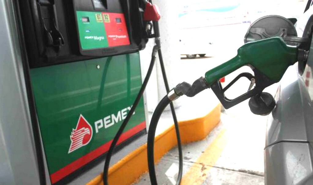 Premium bajará 3 centavos; Magna y diesel 1 este viernes