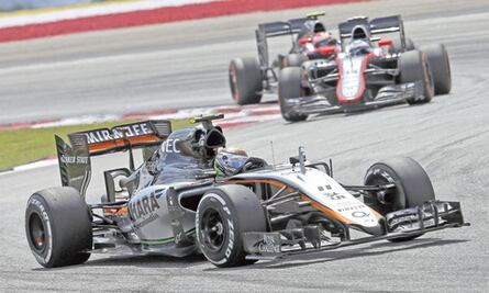 Complicada carrera para Sergio Pérez