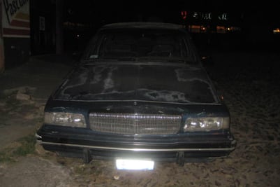 Aseguran a dos sujetos por robo de vehículo