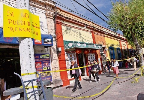 Negocios impiden ambulantaje