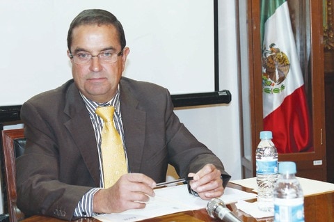 Legislatura   descarta curso para  parejas gay