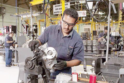 Canacintra niega que Tremec cierre sus puertas