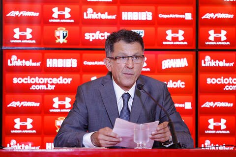 Osorio formaliza su vínculo con México