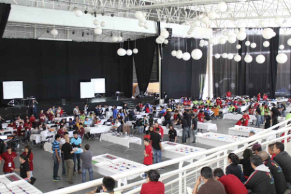 Celebran concurso de robótica en UAQ