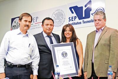 Dan reconocimiento a ganador de récord