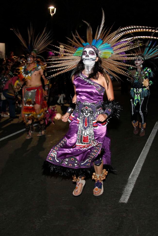 Celebración. El primer Festival de Día de Muertos se realizó en la Alameda Hidalgo el pasado 30 de octubre con diversas actividades (GUILLERMO GONZÁLEZ. EL UNIVERSAL)