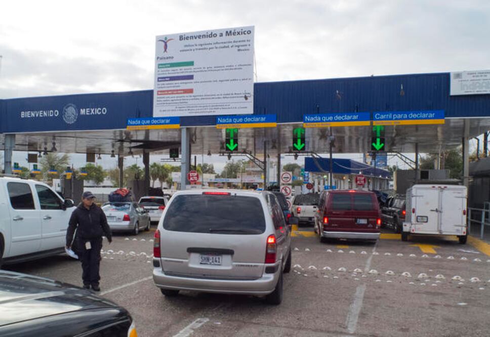 Los diputados Hugo Cabrera y Carlos Sánchez Tapia coincidieron en la importancia de que Querétaro impulse la creación de una instancia dedicada a brindar atención a migrantes (ARCHIVO. EL UNIVERSAL)