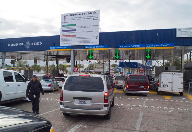 Los diputados Hugo Cabrera y Carlos Sánchez Tapia coincidieron en la importancia de que Querétaro impulse la creación de una instancia dedicada a brindar atención a migrantes (ARCHIVO. EL UNIVERSAL)