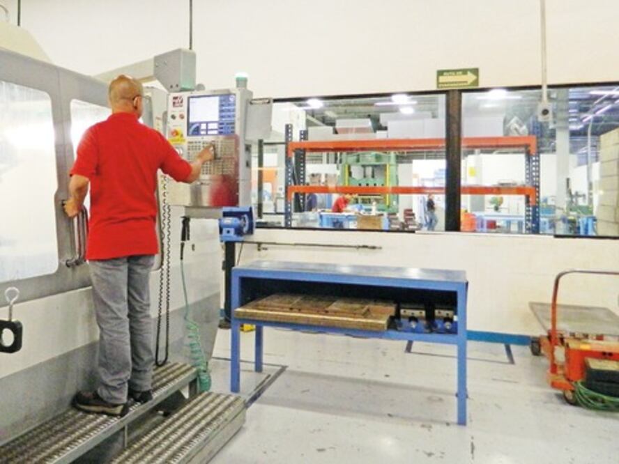 Crece ocupación en manufactura