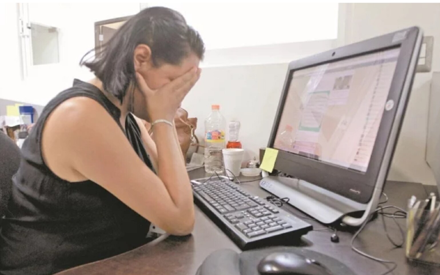 “Mi trabajo encubrió a mi agresor”, dice víctima de acoso en oficina de gobierno