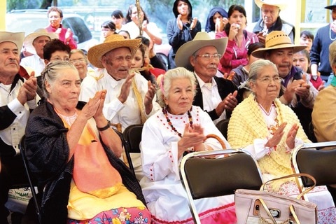 Cadereyta celebra a adultos mayores