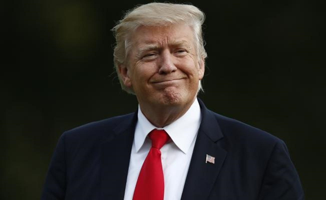 Trump promete donar 1 mdd de su dinero a víctimas de "Harvey"