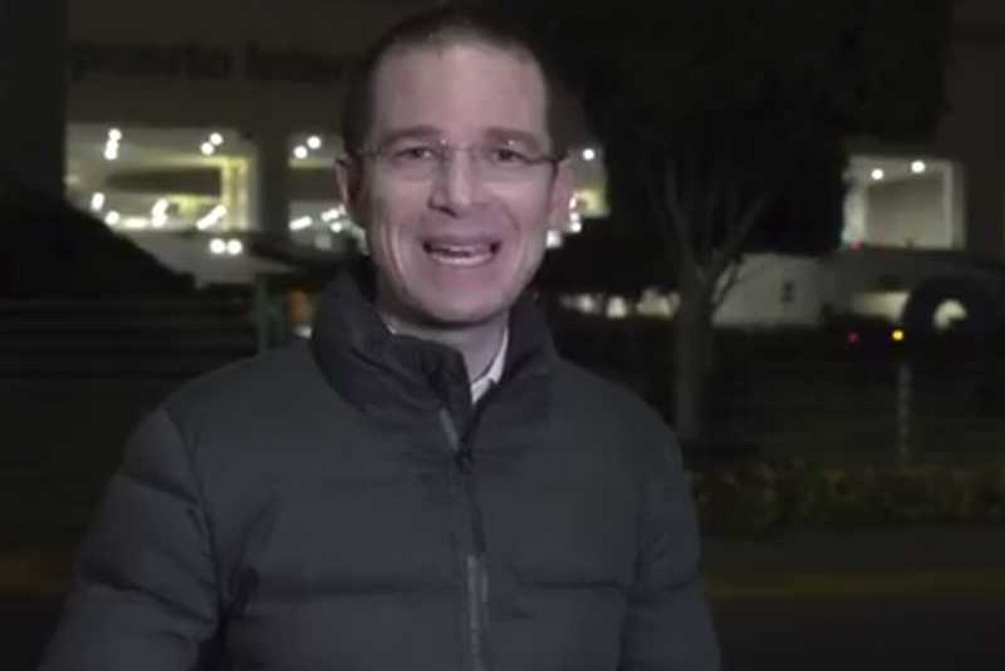 Ricardo Anaya acusa que fue recibido por "grupo de choque" en el aeropuerto