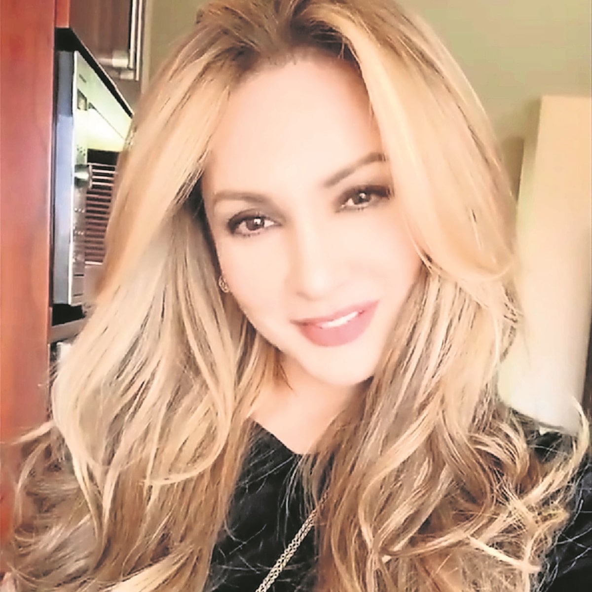 "Sí existe este virus y por la mala me tocó comprobarlo", dice Paty Navidad de Covid-19