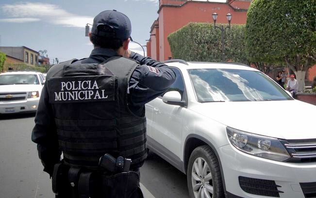 Retiran hasta 12 placas foráneas por infracciones