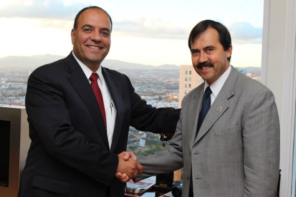 Se reúnen De la Isla y Roberto Loyola