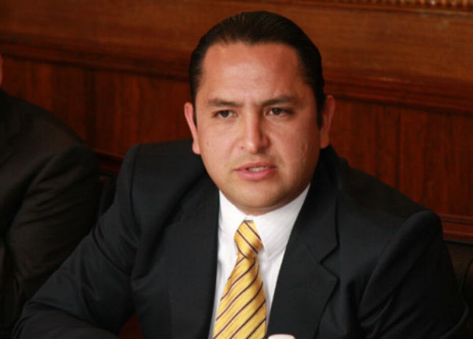 Fabián Pineda presenta su gabinete.