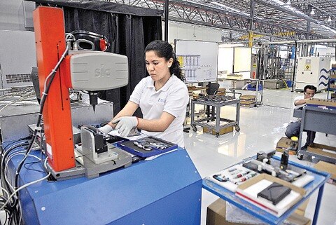 Capacitan a las empresas de SJR