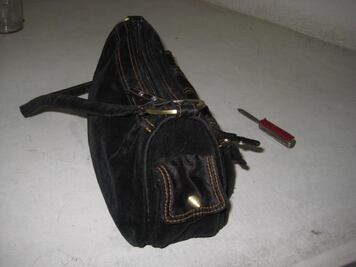 Aseguran a sujeto por robar y golpear a mujer 