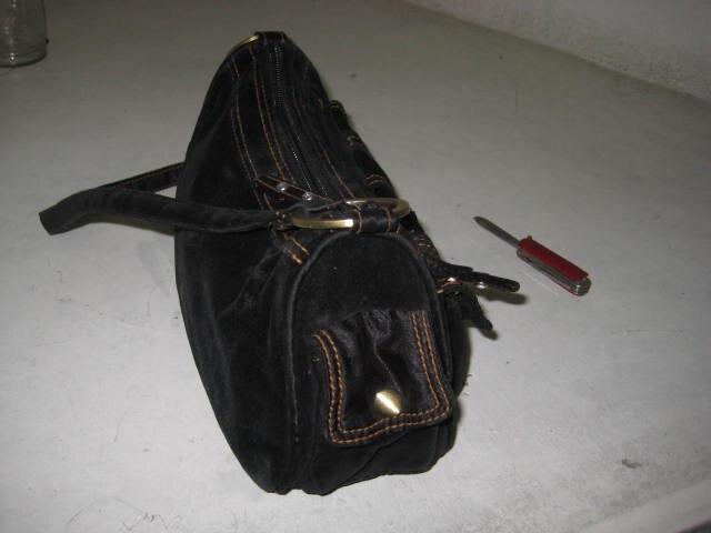 Aseguran a sujeto por robar y golpear a mujer