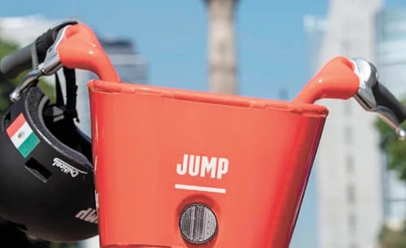 Al mismo costo, Uber oferta viajes en bicicleta y en auto