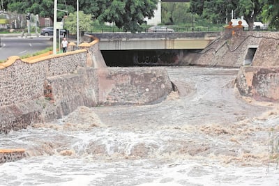 Los niveles de agua en el río Querétaro alcanzaron 85%